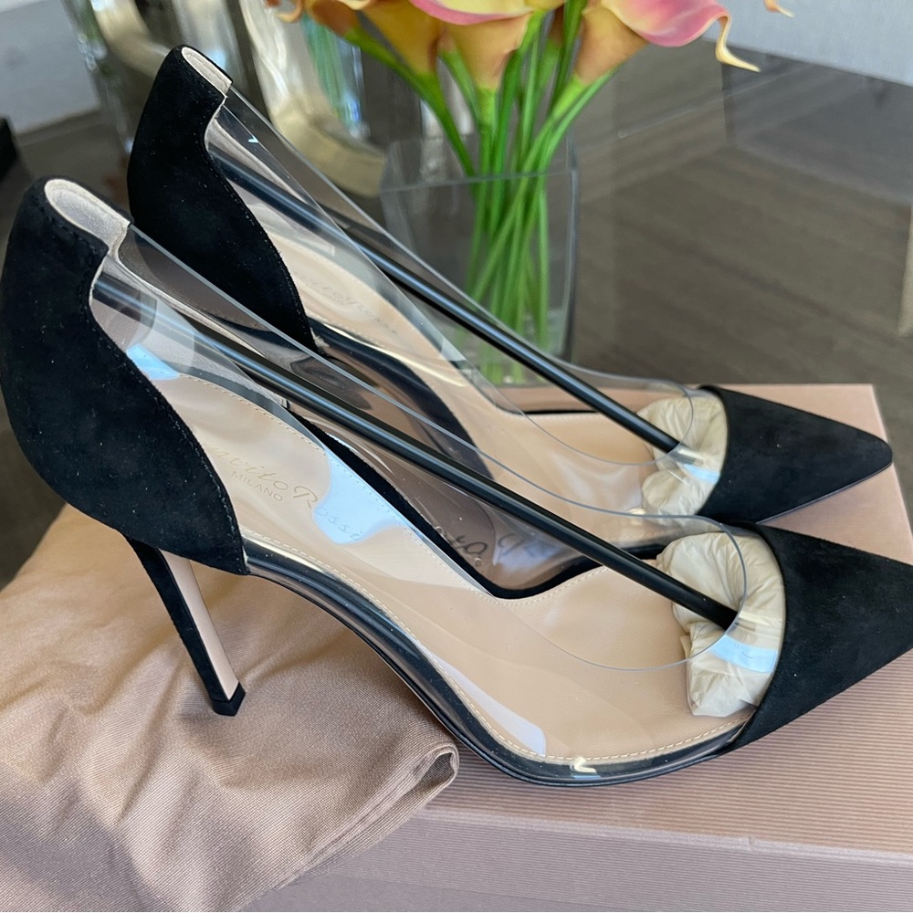 Never worn Gianvito Plexi Pump